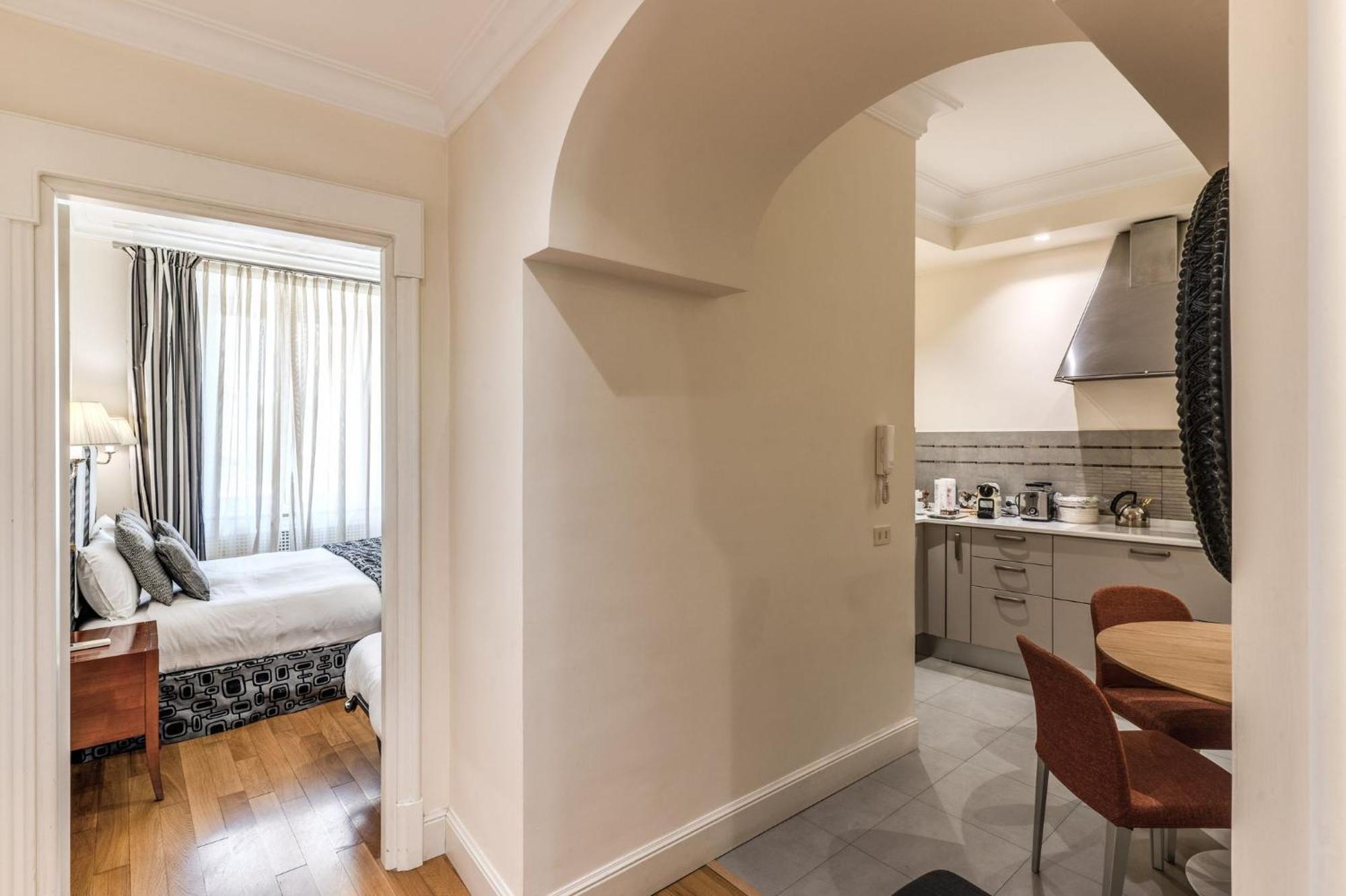 Via Napoli Apartments Рим Екстер'єр фото