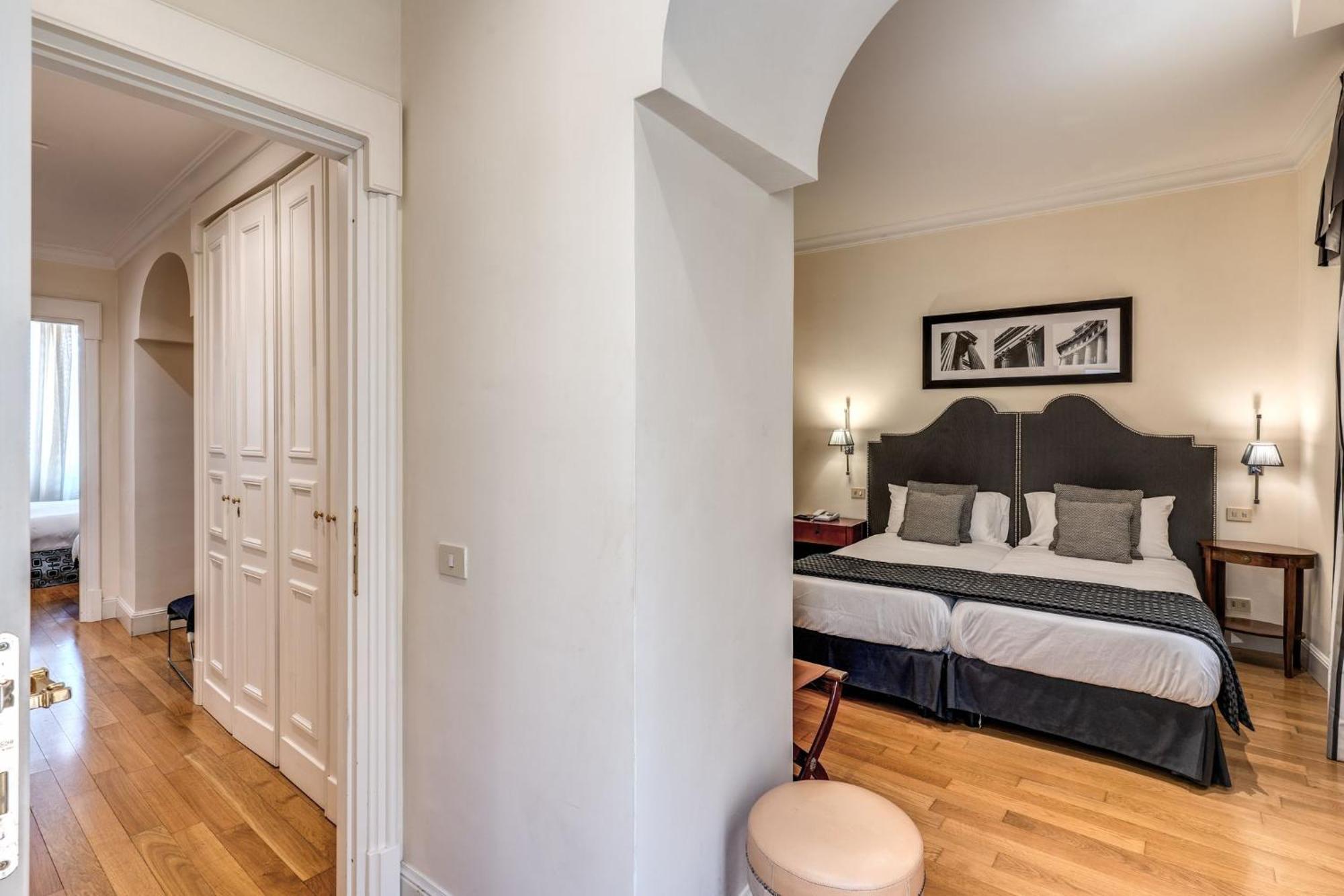 Via Napoli Apartments Рим Екстер'єр фото